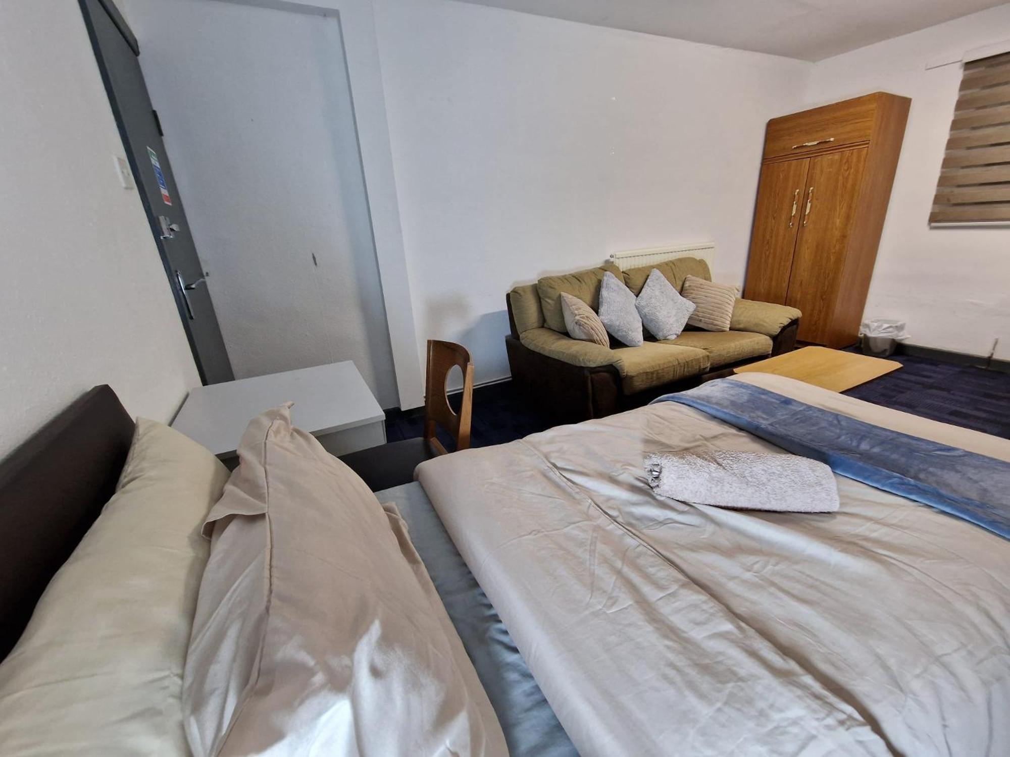 Apartment Near East Midland Airport 5 *