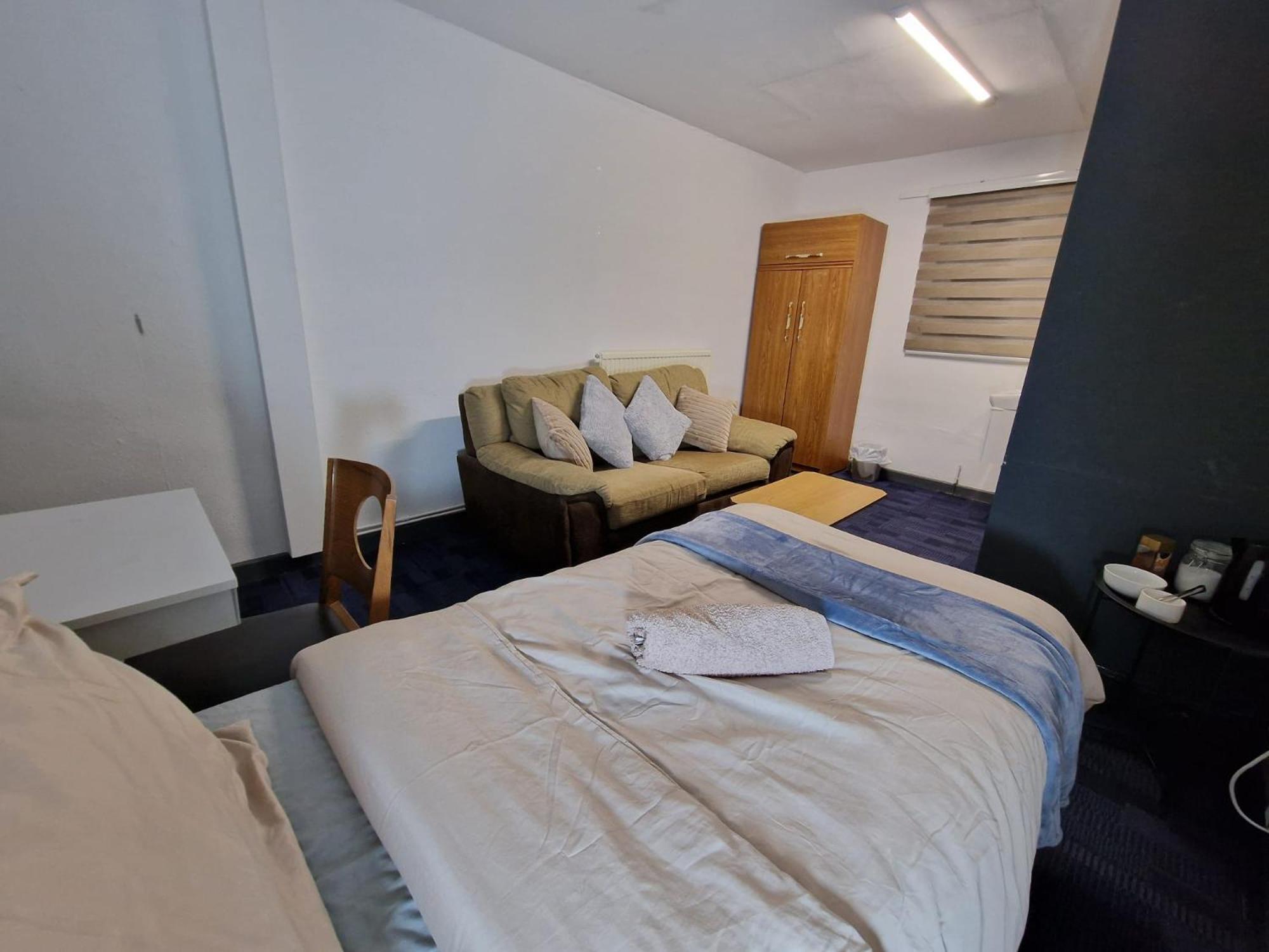 Apartment Near East Midland Airport 5